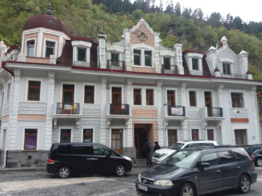 Apartament Giorgi Borjomi Eksteriør bilde